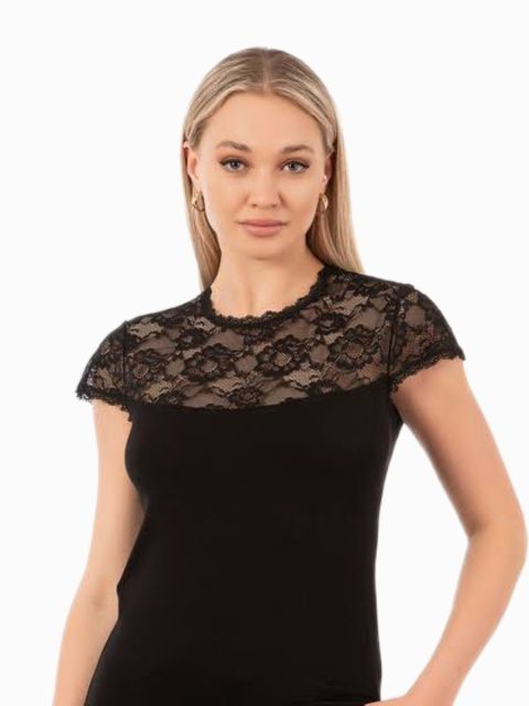 Kadın Boğazı Dantelli Body